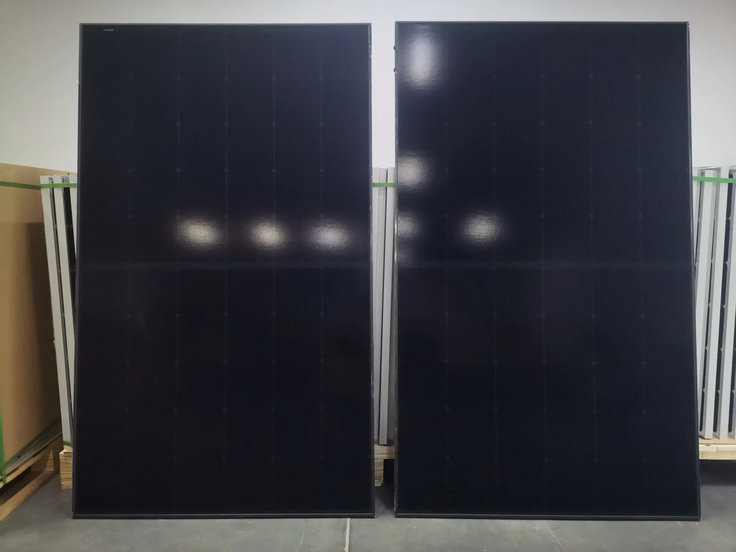 Eco Delta Power Co., Ltd. - Solarmodul - ECO-385-400M-60EHC Black (IBC) ECO-395M-60EHC Black - Art. 217029