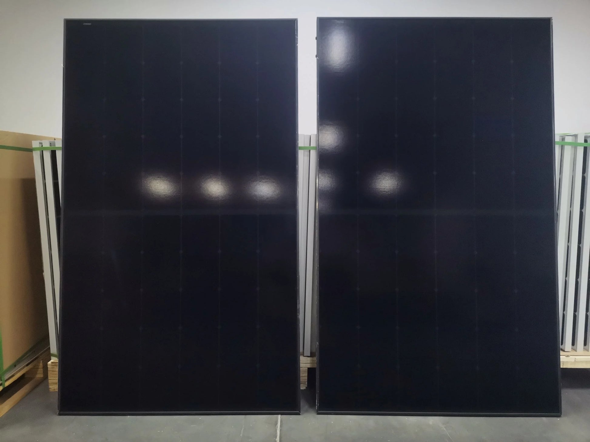 Eco Delta Power Co., Ltd. - Solarmodul - ECO-385-400M-60EHC Black (IBC) ECO-400M-60EHC Black - Art. 217030