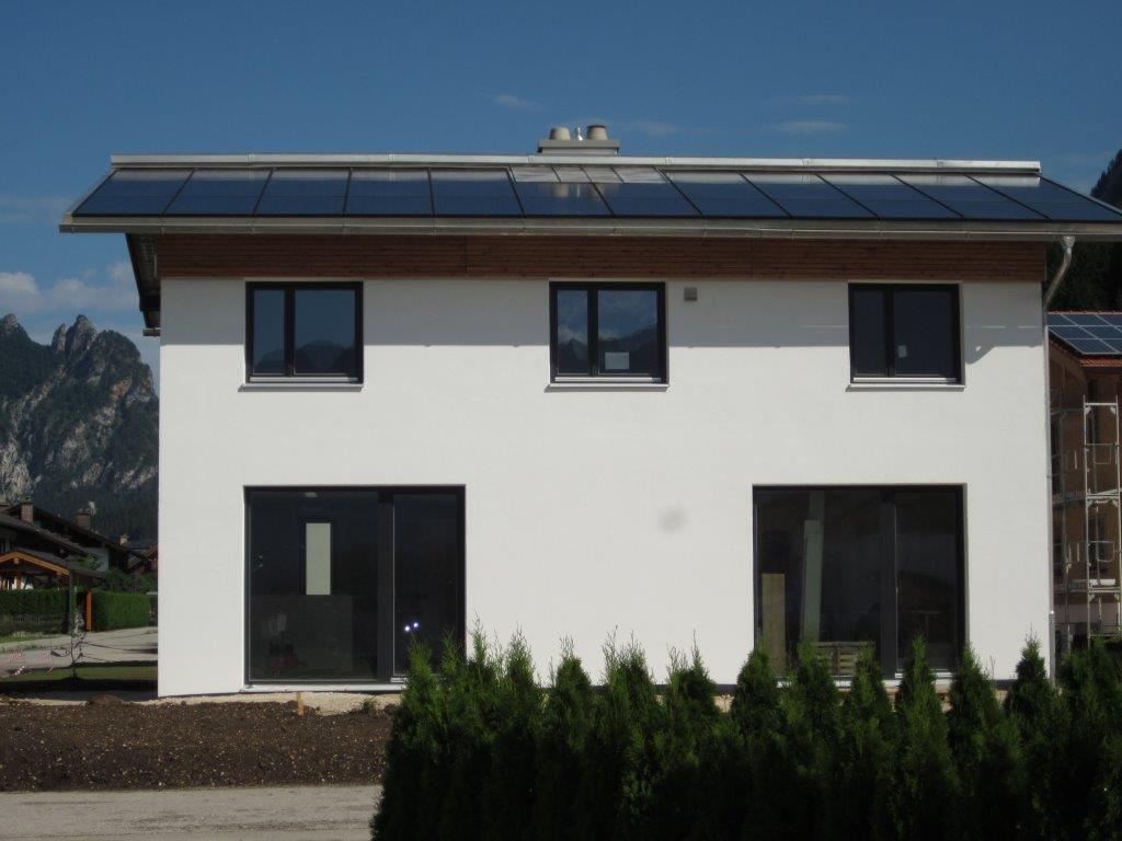 Galaxy Energy GmbH - Montagesysteme - Residential house BIPV - residential buildings - Art. 5184