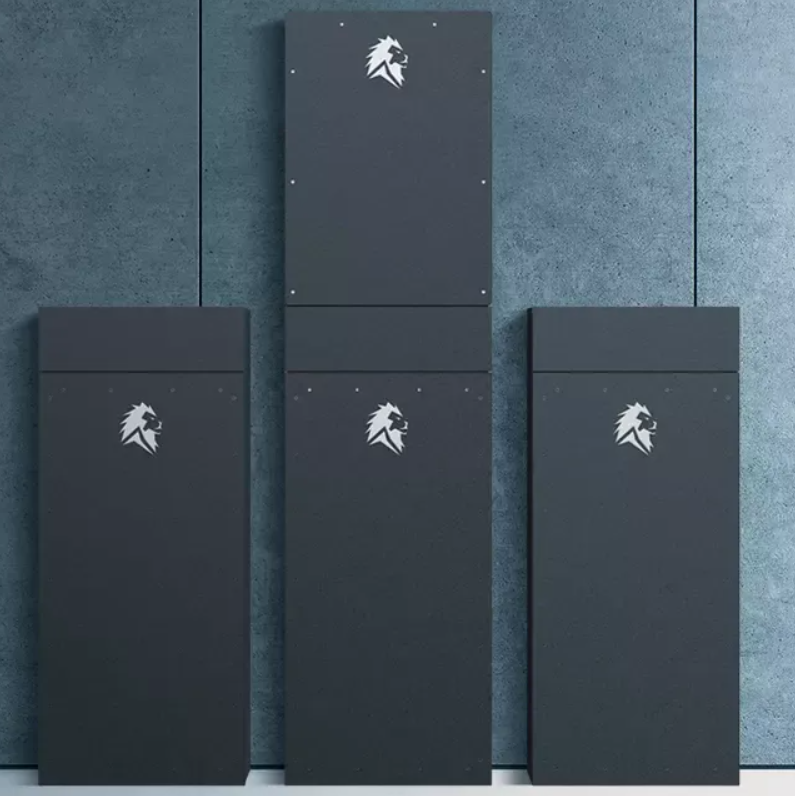 Lion Energy, LLC - Speicher - Sanctuary Energy Storage System 8kW Hybrid Inverter / Charger 13,5kWh Lithium Battery - Art. 26463